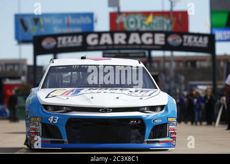 Ft. Worth, Texas, USA. November 2018. Darrell Wallace, Jr (43) nimmt die Strecke auf, um für die AAA Texas 500 auf dem Texas Motor Speedway in Ft. Worth, Texas. Kredit: Justin R. Noe/ASP/ZUMA Wire/Alamy Live Nachrichten Stockfoto