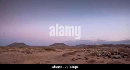 Sonnenuntergang in der Wüste auf Fuerteventura Stockfoto