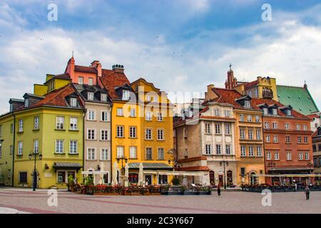 Die bunten Gebäude in der Warschauer Altstadt. Es ist der älteste Teil von Warschau, der Hauptstadt Polens. Stockfoto