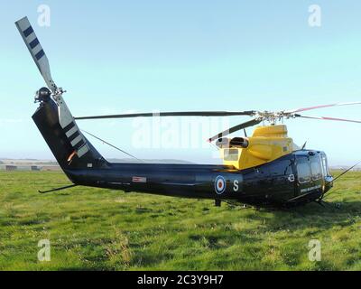 ZJ234, eine Bell Griffin HT1 der Defence Helicopter Flying School (DHFS), die 2012 auf statischer Ausstellung bei RAF Leuchars ausgestellt wurde. Stockfoto