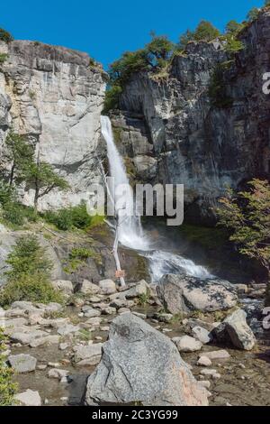 Senda Chorrillo del Salto, Schlucht, Felsen und Wasserfall, El Chalten, Patagonien, Argentinien Stockfoto