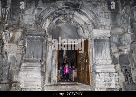 Von Gavit zur Kirche: Haghpat Kloster, Lori Region, Armenien. UNESCO-Weltkulturerbe. Stockfoto