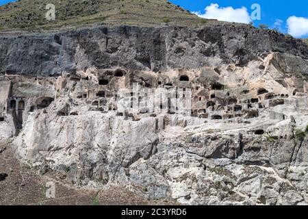 Felsgestein Stadt und Kloster von Vardzia (Höhlen), Südgeorgien, ausgegraben von den Hängen des Erusheti-Berges am linken Ufer des Kura Rive Stockfoto