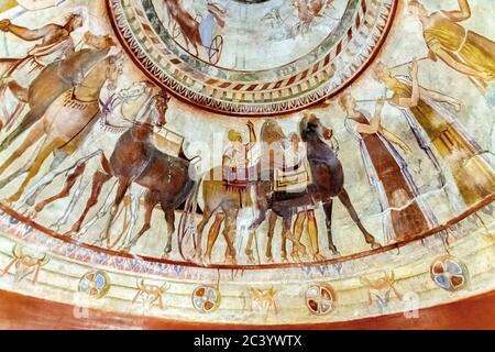 Detail eines Wandbildes eines thrakischen Grabes im Tal der thrakischen Könige - in der Region Kazanlak, Bulgarien. Stockfoto