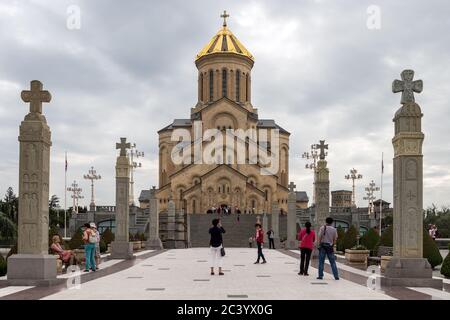 Die Kathedrale der Heiligen Dreifaltigkeit von Tiflis alias Sameba ist die Hauptkathedrale der georgisch-orthodoxen Kirche Stockfoto