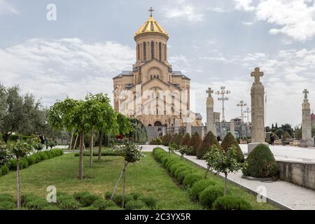 Die Kathedrale der Heiligen Dreifaltigkeit von Tiflis alias Sameba ist die Hauptkathedrale der georgisch-orthodoxen Kirche Stockfoto