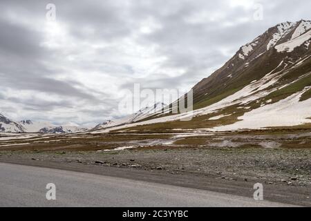 Vistas The Jvari Pass (2,395 metres), Georgian Military Highway, Georgia Stockfoto