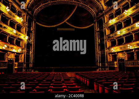 Interieur des außergewöhnlichen Teatro Massimo in Palermo, Bühne des dritten Teils von "der Pate". (Sizilien/Italien) Stockfoto