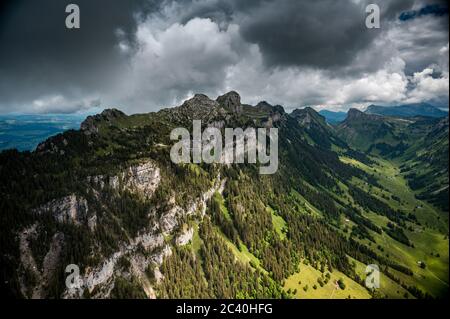 Justistal mit Sigriswiler Rothorn und Sichle in den Berner Alpen Stockfoto