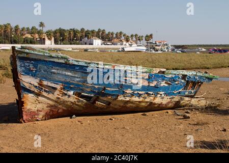 Altes Holzboot in andalusien Stockfoto