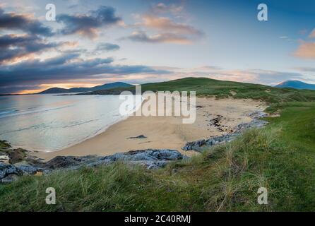 Der wunderschöne Traigh Lar Strand bei Seilebost auf der Ilse of Harris auf den Western Isles of Scotland Stockfoto