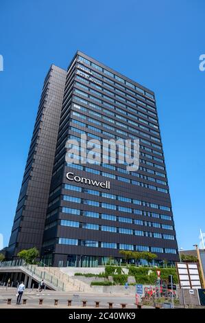 Blick auf den 25-stöckigen und 94m-Turm in Aarhus, Dänemark am 23 2020. Juni. Stockfoto