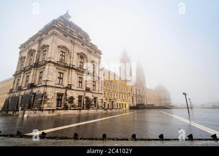 Mafra National Palace im Nebel verwelken, Portugal Stockfoto