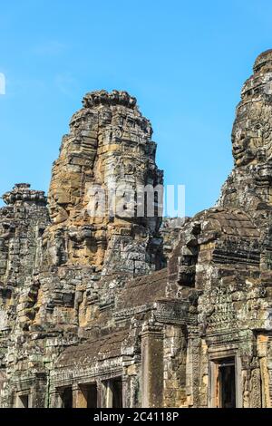 Die Türme der lächelnden Gesichter im Bayon im Angkor Thom Tempelkomplex, Siem Reap, Kambodscha, Asien Stockfoto