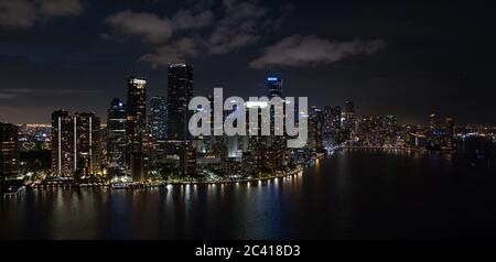 Nachtaufnahme Miami Brickell Bay Drive Stockfoto