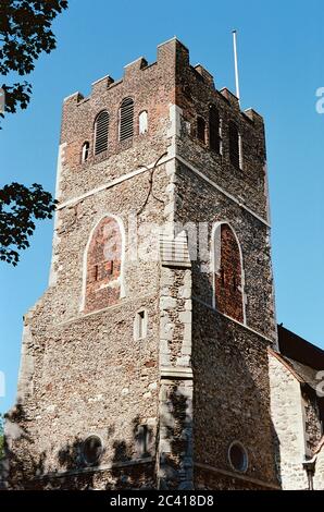 Der mittelalterliche Kirchturm von All Halloows, Tottenham, North London UK Stockfoto