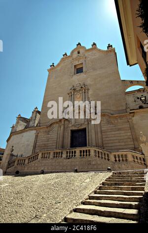 Blick auf die Seitenfassade der Stiftsbasilika Santa Maria von Xàtiva, Spanien Stockfoto