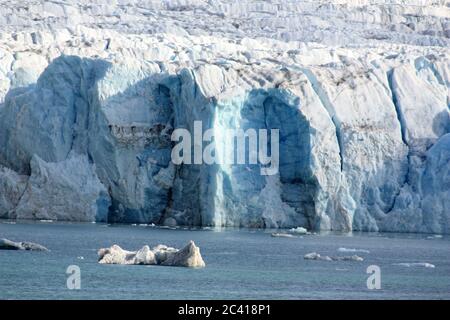 Fjortende Julibreen Gletscher auf der Insel Spitzbergen Stockfoto