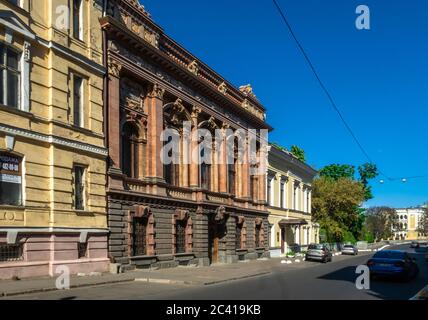 Odessa, Ukraine 03.05.2020. Palast des Grafen Tolstoi oder Haus der Wissenschaftler in Odessa, Ukraine, an einem sonnigen Frühlingstag Stockfoto