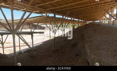 Narihuala, Piura / Peru - 6. April 2019: Blick auf die Schlammruinen im Narihuala-Museum in der Nähe der Stadt Catacaos Stockfoto