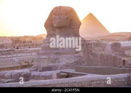 Große Sphinx von Giza bei Sonnenuntergang, Kairo, Ägypten. Stockfoto