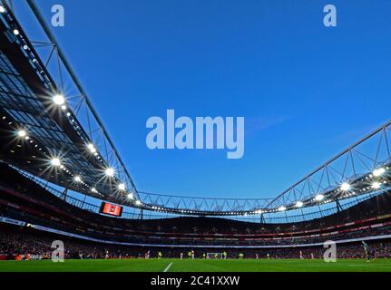 LONDON, ENGLAND - 18. JANUAR 2020: Gesamtansicht des Spielortes, der während des Premier League Spiels 2019/20 zwischen Arsenal FC und Sheffield United FC im Emirates Stadium abgebildet wurde. Stockfoto