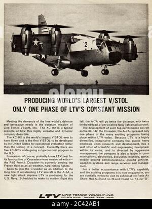 Vintage-Werbung für das amerikanische LTV (Ling-Temco-Vought) XC-142 Experimental V/STOL Flugzeug. Stockfoto