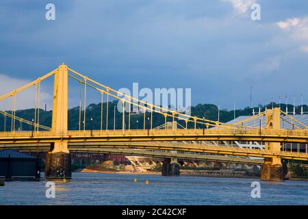 Brücken über den Allegheny River, Pittsburgh, Pennsylvania, USA Stockfoto