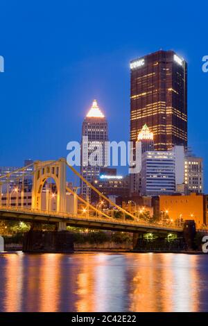 Andy Warhol Bridge (7th Street Bridge) über den Allegheny River, Pittsburgh, Pennsylvania, USA Stockfoto