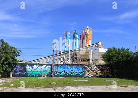 Miami, Vereinigte Staaten - 28. august 2017: Graffiti Arbeit in Wynwood District, Miami, FL. Im Wynwood District befinden sich über 70 Galerien, Museen und colle Stockfoto
