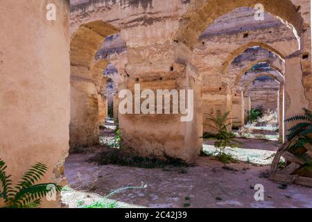 Der Gebäudekomplex Heri es-Souani ist ein UNESCO-Weltkulturerbe in Meknes, Marokko Stockfoto