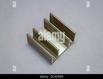 Aluminium-Kühlkörper zur Kühlung elektronischer Bauteile Stockfoto