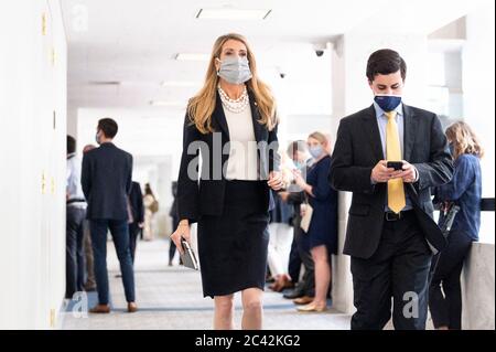 Washington, DC, USA. Juni 2020. 23. Juni 2020 - Washington, DC, Vereinigte Staaten: US-Senator KELLY LOEFFLER (R-GA) verlässt den republikanischen Senat Caucus Mittagessen. Quelle: Michael Brochstein/ZUMA Wire/Alamy Live News Stockfoto