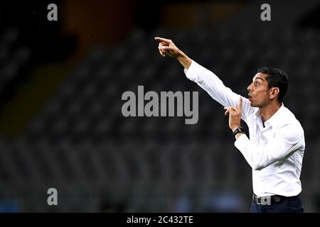 Turin, Italien - 23. Juni 2020: Moreno Longo, Cheftrainer des FC Turin, Gesten während der Serie A Fußballspiel zwischen Turin FC und Udinese Calcio. Quelle: Nicolò Campo/Alamy Live News Stockfoto