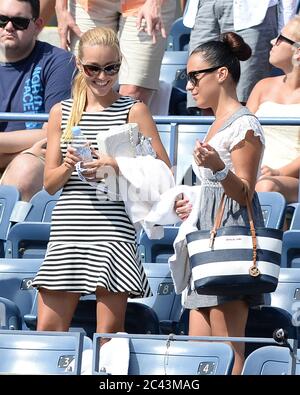 Queens, Vereinigte Staaten Von Amerika. August 2013. FLUSHING, NY - AUGUST 30: Jelena Ristic am vierten Tag der 2013 US Open im USTA Billie Jean King National Tennis Center am 30. August 2013 im Viertel Flushing im Stadtteil Queens von New York City. Personen: Jelena Ristic Kredit: Storms Media Group/Alamy Live News Stockfoto