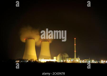 Kernkraftwerk Grohnde bei Nacht, Niedersachsen, Deutschland, Stockfoto