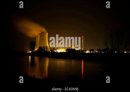 Kernkraftwerk Grohnde bei Nacht, Niedersachsen, Deutschland, Stockfoto