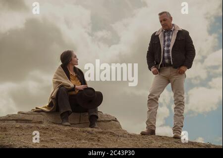 VERÖFFENTLICHUNG: 21. August 2020 TITEL: Let Him Go STUDIO: Focus Features REGIE: Thomas Bezucha PLOT: Ein pensionierter Sheriff und seine Frau trauerten über den Tod ihres Sohnes und wollten ihren einzigen Enkel finden. MIT Diane Lane als Margaret Blackledge, Kevin Costner als George Blackledge. (Bild: © Fokus Features/Entertainment Pictures) Stockfoto