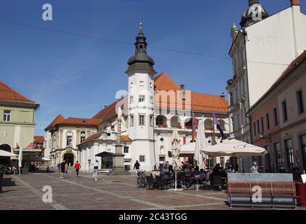 Burg Maribor, Barockschloss in Maribor, nordöstliches Slowenien. Es enthält ein regionales Museum. Slowenien, September 10-2019 Stockfoto