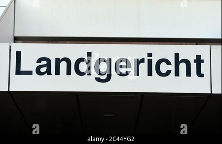 Köln, Deutschland. Juni 2020. Zulassung des Landes- und Amtsgerichts Köln. Quelle: Roberto Pfeil/dpa/Alamy Live News Stockfoto