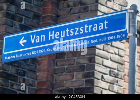 Utrecht, Niederlande. Juni 2020. UTRECHT, 24-06-2020, Dutchnews, Controverse Street signs Jo van Heutsz Gouverneur-generaal van voormalig Nederlands Indie 1904-1909 Omstreden straatnaamborden Credit: Pro Shots/Alamy Live News Stockfoto