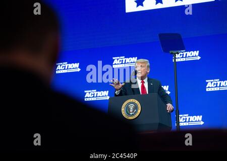 Phoenix AZ, USA. Juni 2020. US-Präsident Donald J Trump bei Wendepunkt-Veranstaltung in Dream City Church in Phoenix, Arizona am 23. Juni 2020. Quelle: albert halim/Alamy Live News Stockfoto