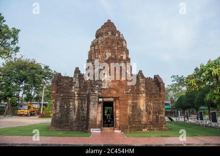 Die Ruinen des Wat Kamphaeng Laeng Tempels in der Stadt Phetchaburi oder Phetburi in der Provinz Phetchaburi in Thailand. Thailand, Phetburi, N Stockfoto