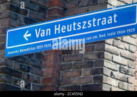 Utrecht, Niederlande. Juni 2020. UTRECHT, 24-06-2020, Dutchnews, Controverse Street signs Jo van Heutsz Gouverneur-generaal van voormalig Nederlands Indie 1904-1909 Omstreden straatnaamborden Credit: Pro Shots/Alamy Live News Stockfoto