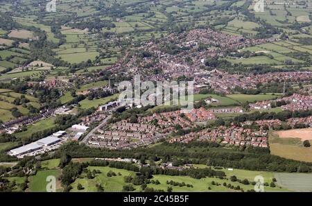 Luftaufnahme der Marktstadt Ashbourne in den Derbyshire Dales Stockfoto