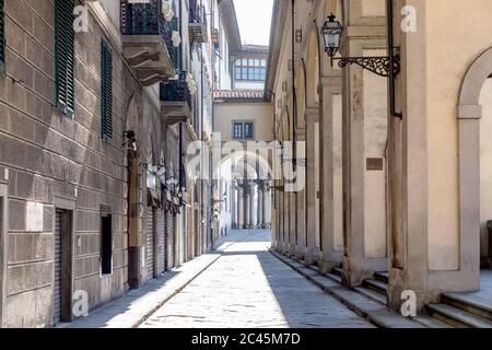 Blick auf eine leere Straße in Florenz, Italien während der Corona-Virus-Krise. Stockfoto