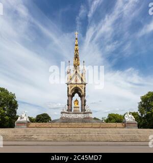 Außenansicht des Albert Memorial, Hyde Park, London, Großbritannien während der Corona-Virus-Krise. Stockfoto