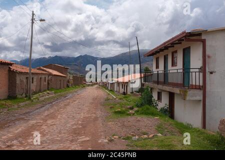 Centro de Salud Integrales oder medizinisches Zentrum, Dorf Potolo, Departamento Chuquisaca, Municipio Sucre, Bolivien, Lateinamerika Stockfoto