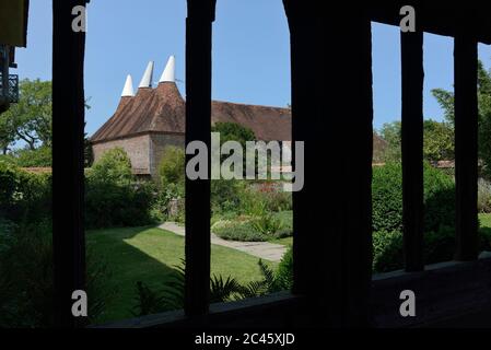 The Oast House at Great Dixter House & Gardens, Northiam, East Sussex, England, Großbritannien Stockfoto