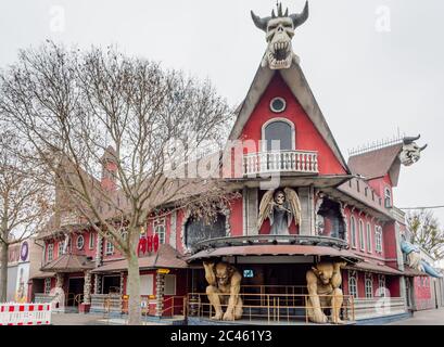 Blick auf das Hotel Psycho im Prater, Wien. Stockfoto